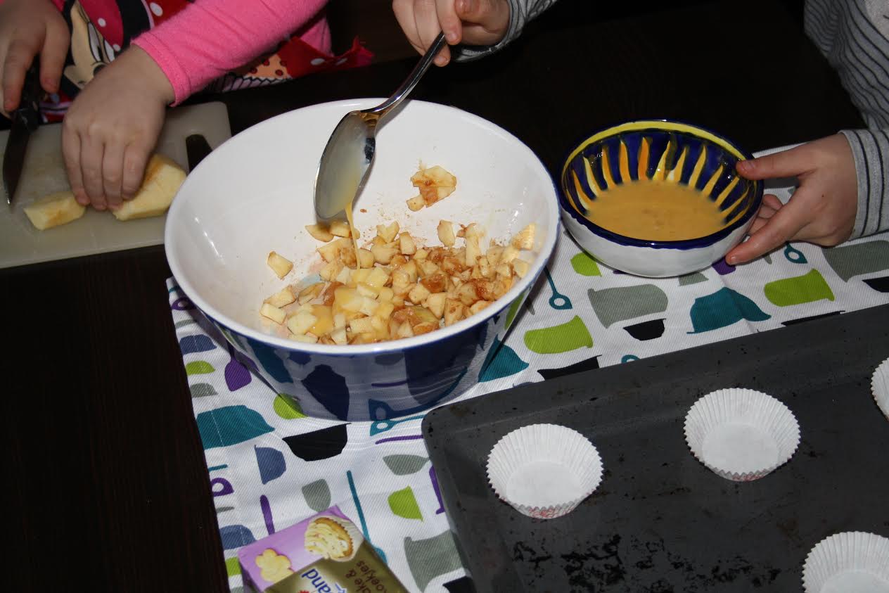 Review Blue Band Cake & Koekjes icm met keukentextiel van Rosti Mepal KiDDoWz voor kinderen