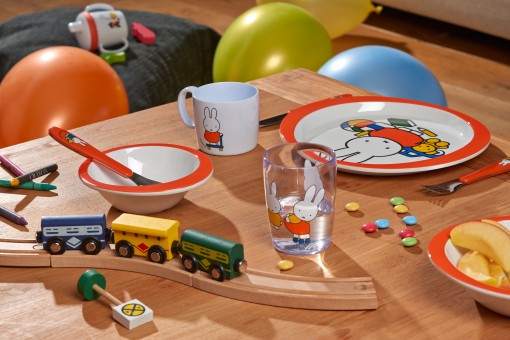 children dinnerware miffy plays