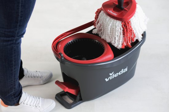 Mummy From The Heart: Reviewing the Vileda Easy Wring and Clean Turbo Mop