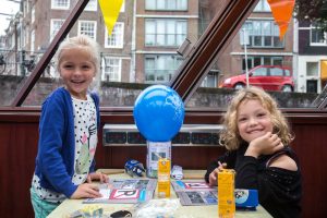 AMSTERDAM - Zoetwater Piraatjes bij Blue Boat. FOTO: DIEDERIK VAN DER LAAN