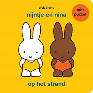 nijntje en nina puzzelboekjes op het strand