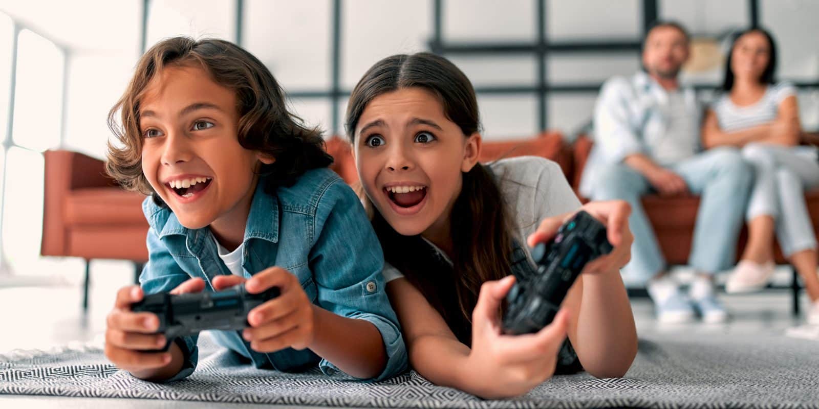 Het spelen van videogames brengt voordelen volgens Nederlandse ouders